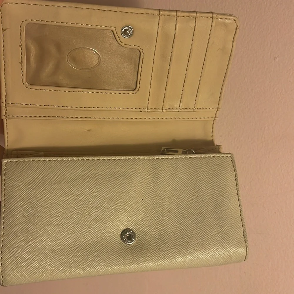 GUESS Zip Wallet - Picture 2 of 3